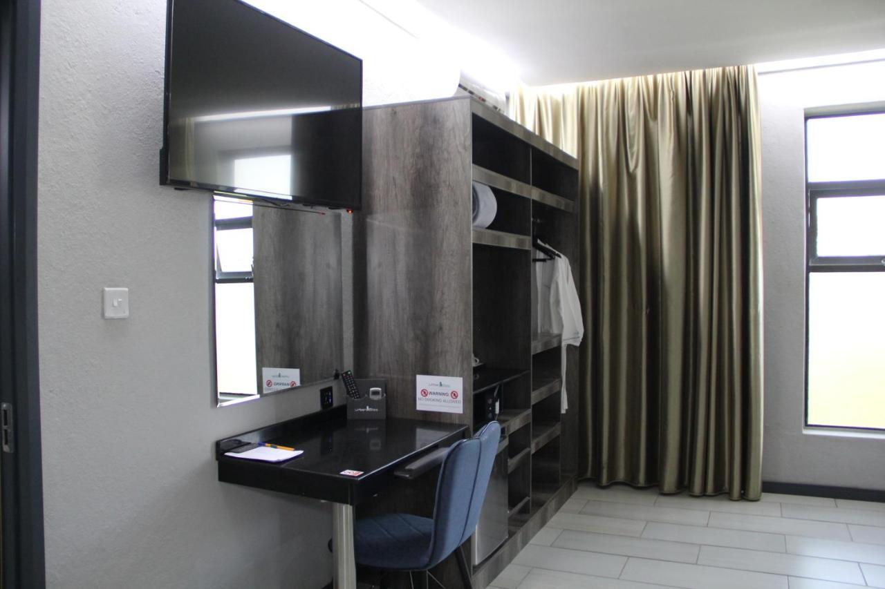 Urban Bliss Hotel Kabwe エクステリア 写真