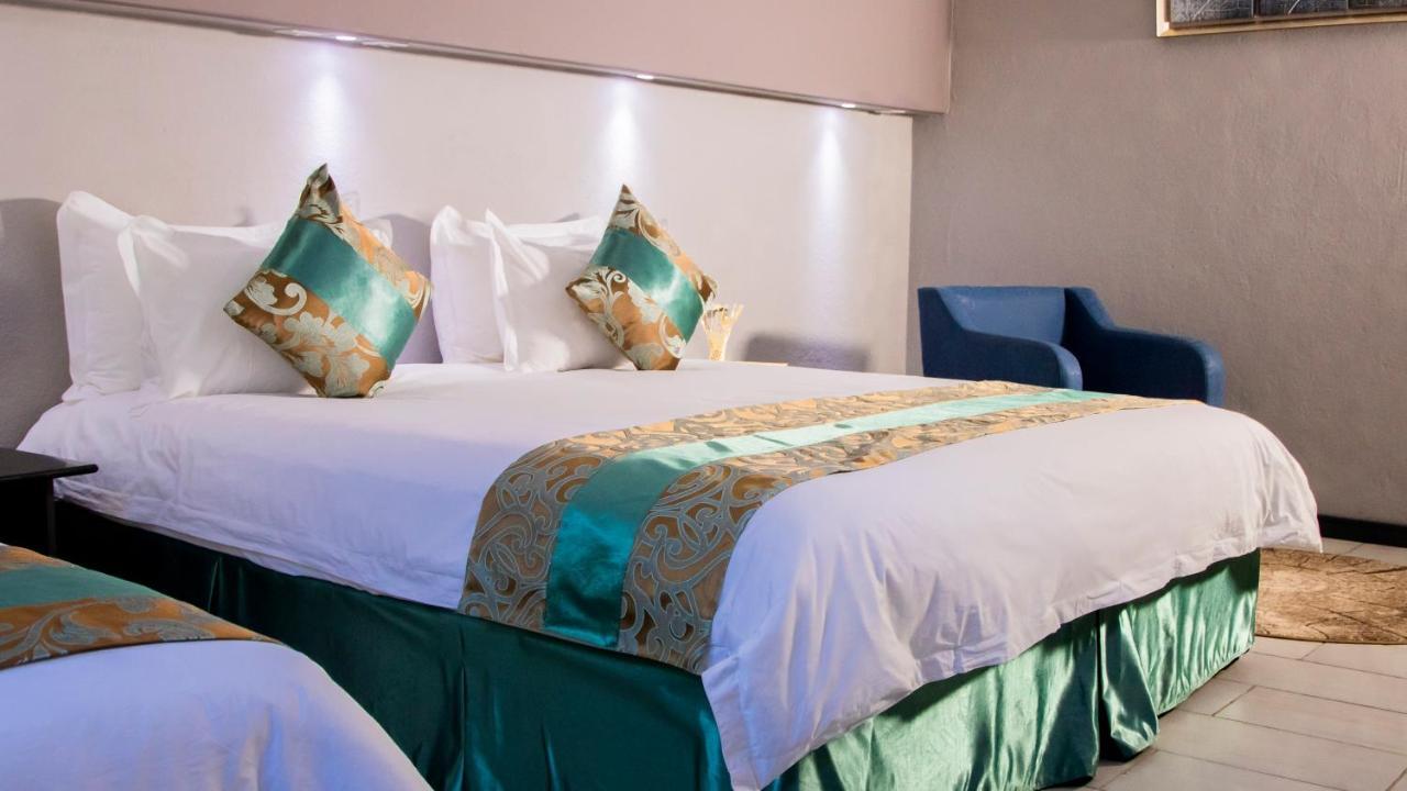 Urban Bliss Hotel Kabwe エクステリア 写真