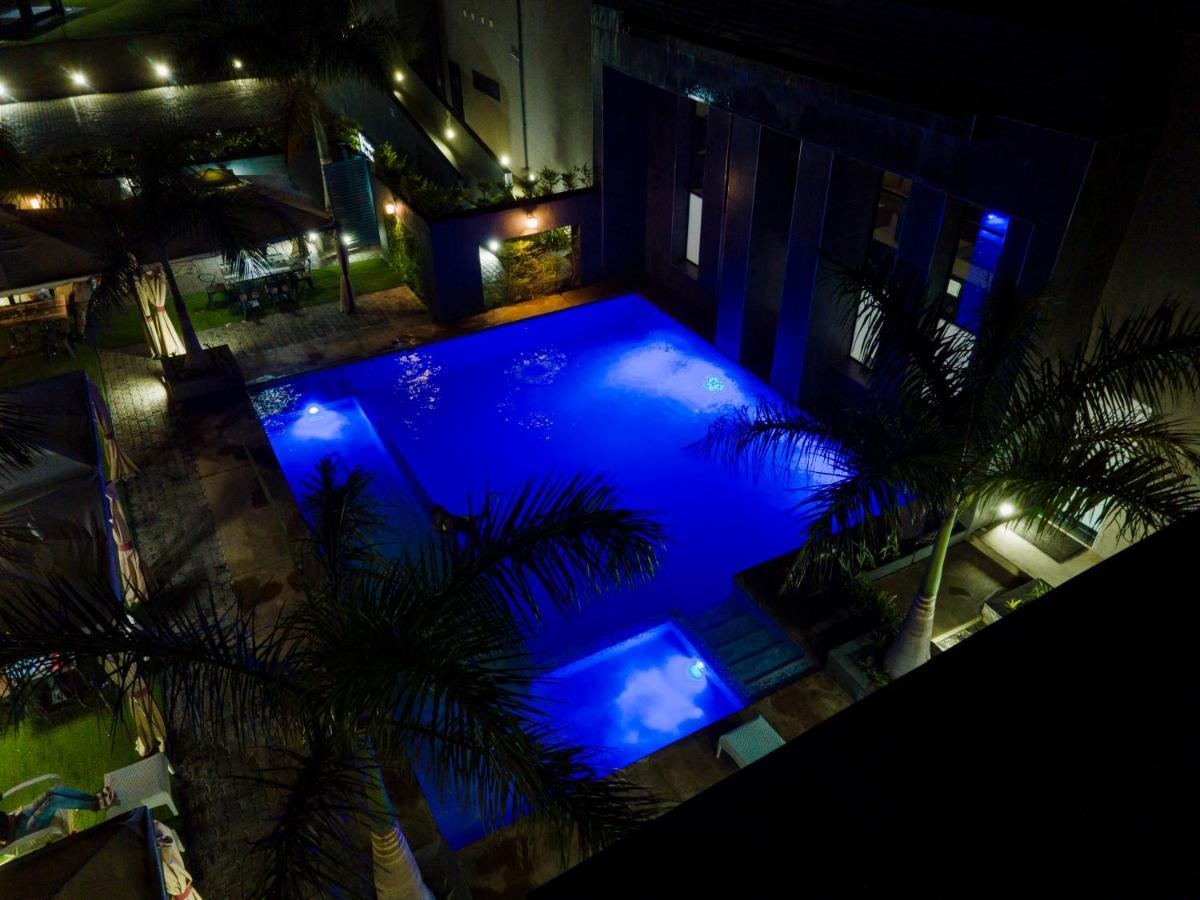 Urban Bliss Hotel Kabwe エクステリア 写真