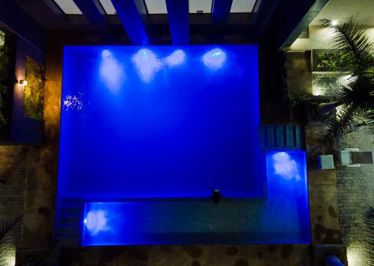 Urban Bliss Hotel Kabwe エクステリア 写真