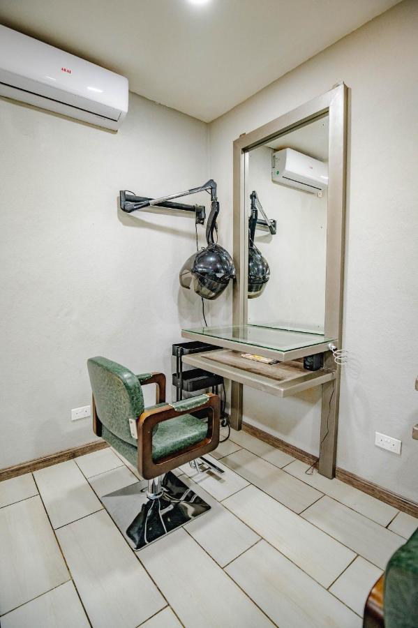 Urban Bliss Hotel Kabwe エクステリア 写真